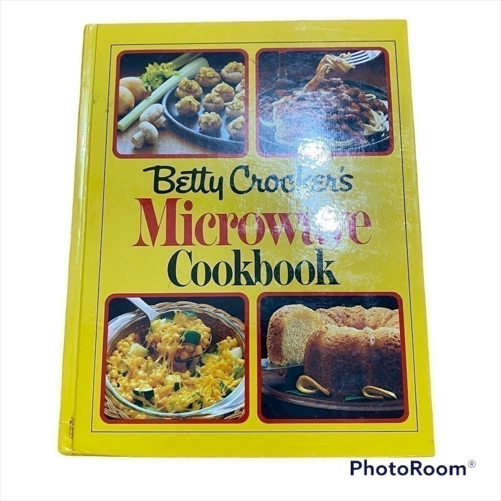 Vintage Betty Crocker’s Microwave Cookbook Yellow